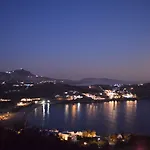 アパートホテル Andromeda Mykonos & カロ・リヴァディ