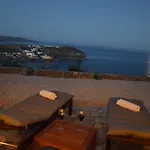 アパートホテル Andromeda Mykonos & カロ・リヴァディ