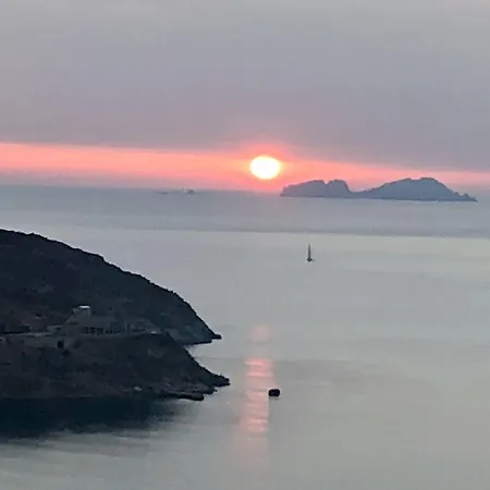 Andromeda Mykonos & מלון דירות קאלו ליבאדי